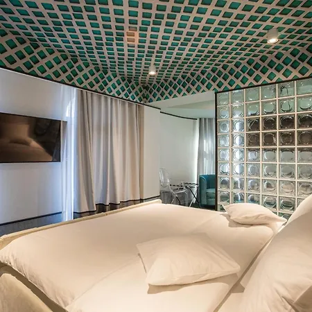 Epoca Boutique Apartment *